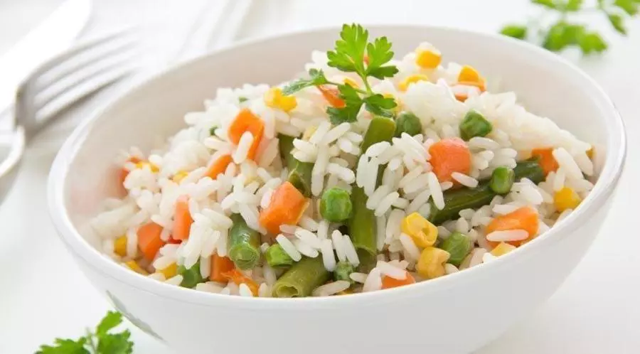 Рис отварной с овощами