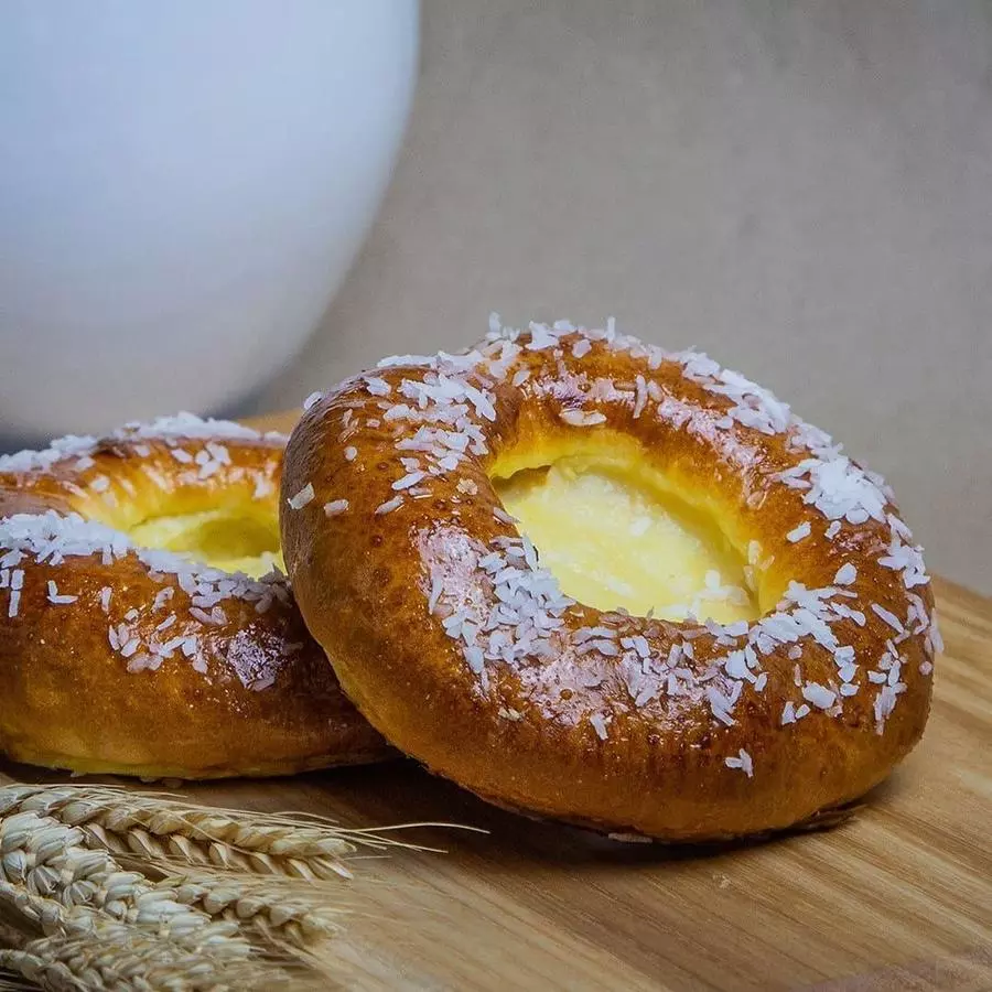 Булочка с заварным кремом 84г