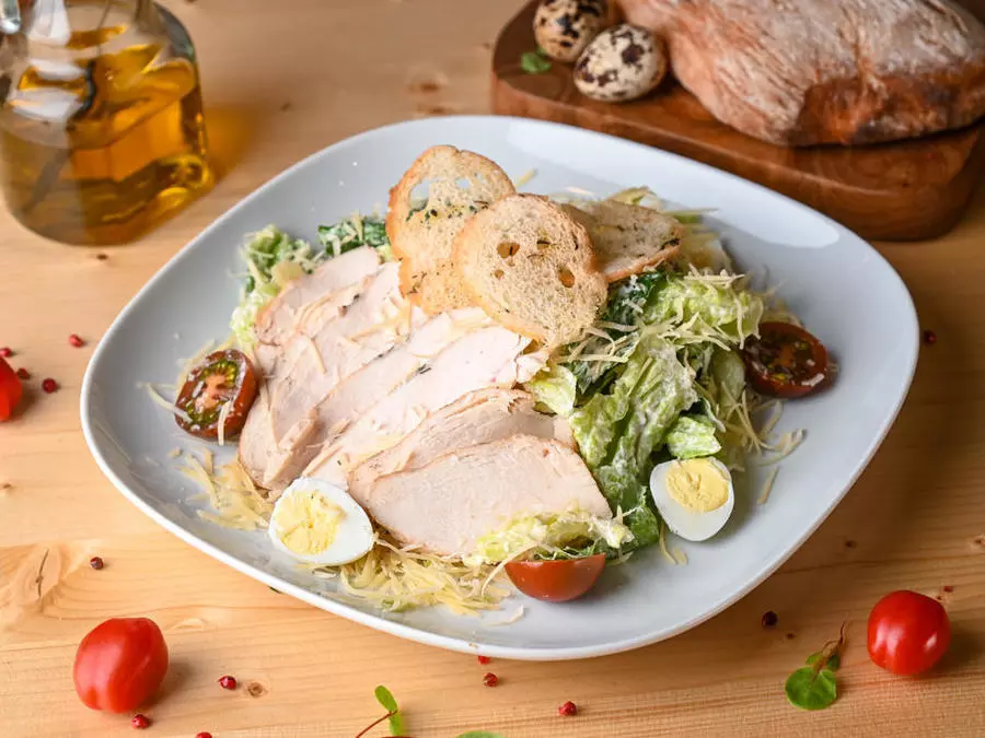 Цезарь с курицей 240 гр С.