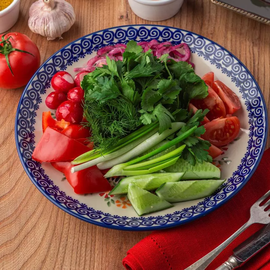 Свежие овощи и зелень
