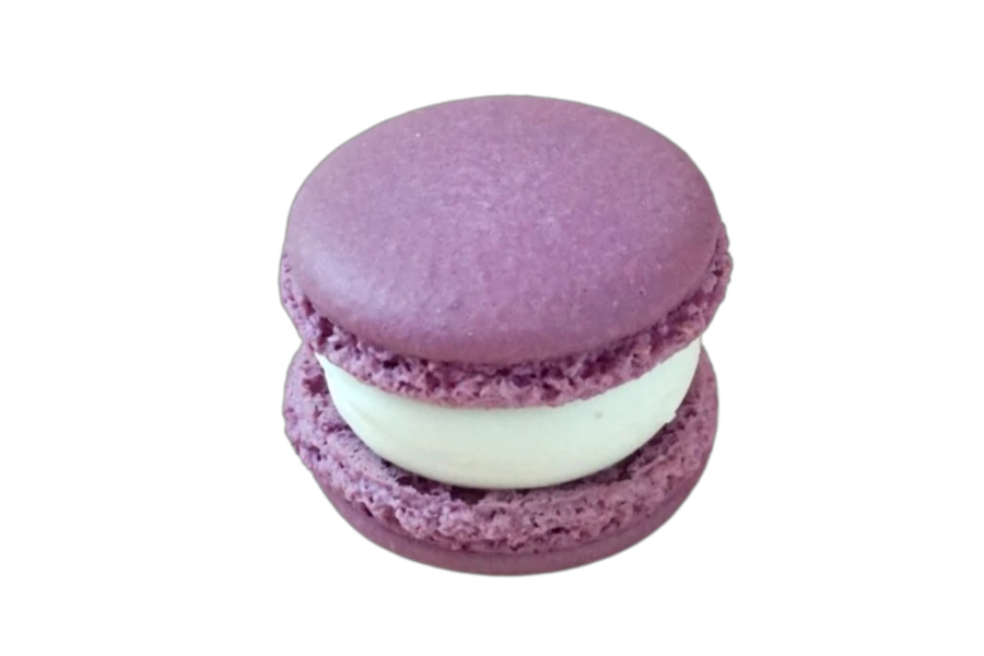 Макарон лаванда-черная смородина